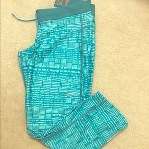 Nike, 24” inseam dri-fit crops, M, Aqua